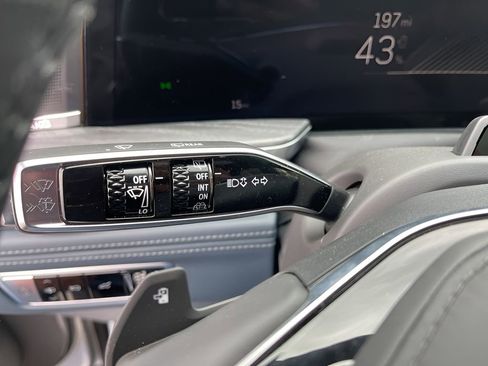 Used 2025 Cadillac Escalade IQ Sport 2 w/ LPO, ONYX Package image 27