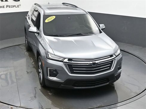 Used 2023 Chevrolet Traverse LT w/ LT Premium Package image 46