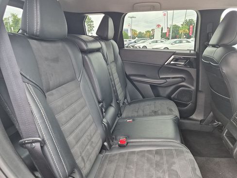 Used 2024 Mitsubishi Outlander SE FWD image 32