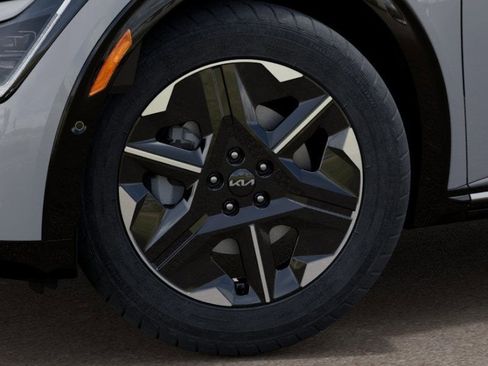 New 2025 Kia EV6 Wind image 9