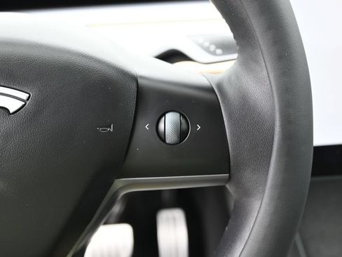 Used 2023 Tesla Model Y Performance AWD/4WD image 19