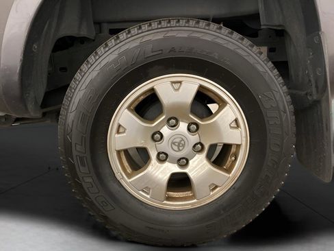 Used 2011 Toyota Tacoma PreRunner image 22