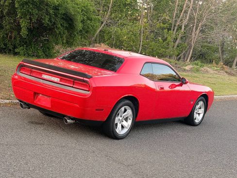 Used 2010 Dodge Challenger R/T RWD image 19