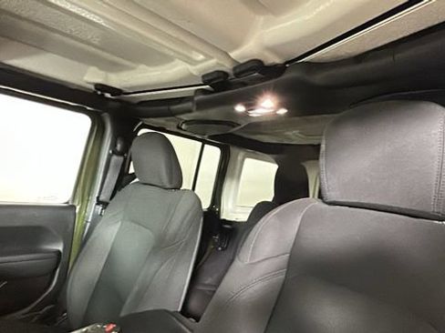 Used 2021 Jeep Wrangler Unlimited Sport AWD/4WD image 12