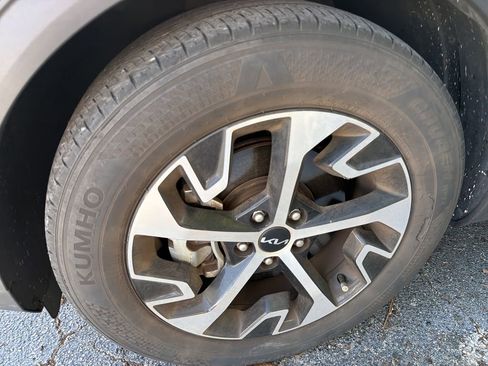 Certified 2023 Kia Sportage EX FWD image 5