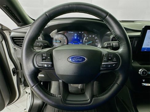 Used 2020 Ford Explorer XLT image 13