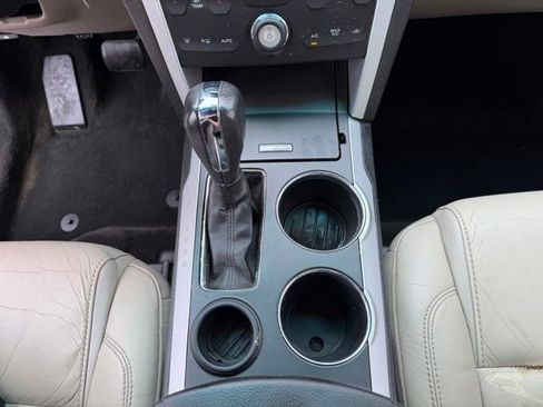 Used 2014 Ford Explorer XLT w/ Equipment Group 202A image 19