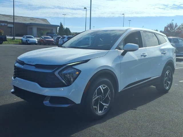 Certified 2023 Kia Sportage LX AWD/4WD image 2