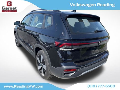 Used 2025 Volkswagen Taos S AWD/4WD image 3