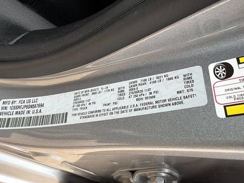 Used 2025 RAM 1500 Laramie AWD/4WD image 30