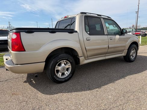 Used 2004 Ford Explorer Sport Trac XLT RWD image 6