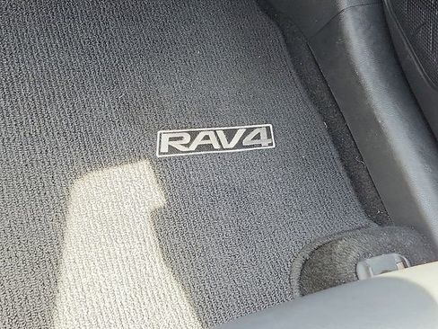 Used 2019 Toyota RAV4 Limited w/ Carpet Mat Package AWD/4WD image 15
