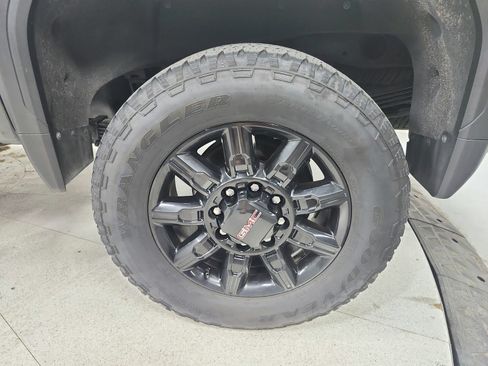 Used 2024 GMC Sierra 2500 AT4 w/ AT4 Premium Plus Package AWD/4WD image 56