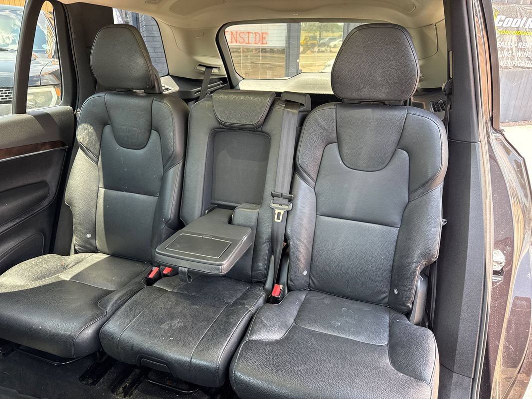 Used 2016 Volvo XC90 T6 Momentum w/ Momentum Plus Package AWD/4WD image 15