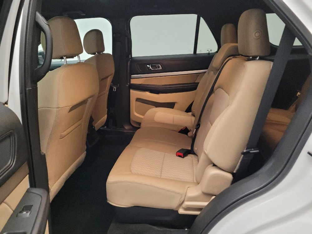Used 2016 Ford Explorer FWD image 18
