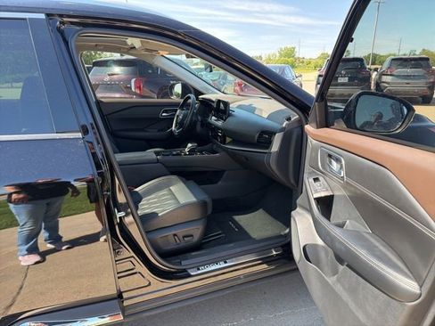 Used 2023 Nissan Rogue Platinum w/ Platinum Premium Package AWD/4WD image 18