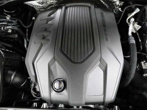 Certified 2026 Porsche Macan AWD/4WD image 42