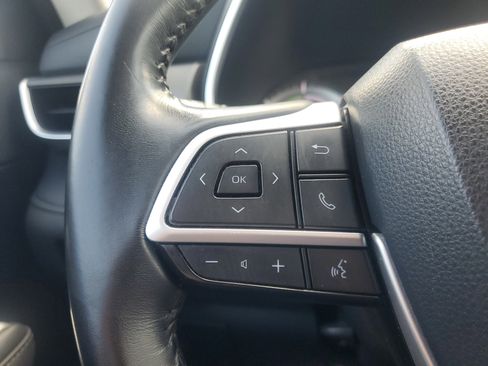 Used 2023 Toyota Highlander XLE FWD image 24