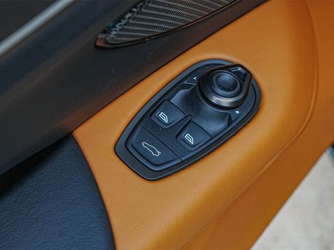 New 2026 Aston Martin V8 Vantage Roadster image 32