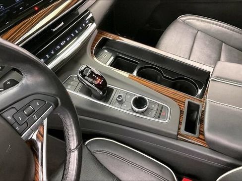 Used 2021 Cadillac Escalade Premium Luxury w/ Performance Package AWD/4WD image 16