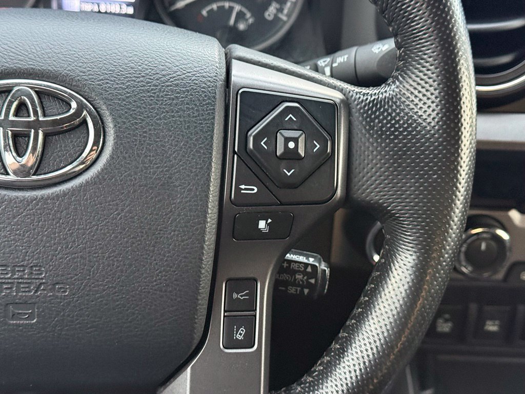 Used 2018 Toyota Tacoma TRD Sport w/ Technology Package AWD/4WD image 10