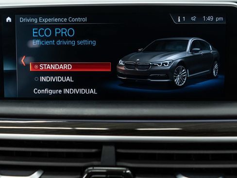 Used 2018 BMW 740i xDrive AWD/4WD image 27