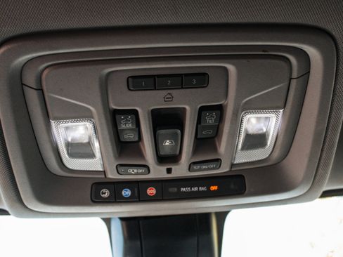 Used 2019 GMC Sierra 1500 Denali w/ Denali Ultimate Package AWD/4WD image 22