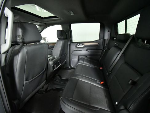 Used 2025 GMC Sierra 1500 Denali w/ Technology Package AWD/4WD image 25