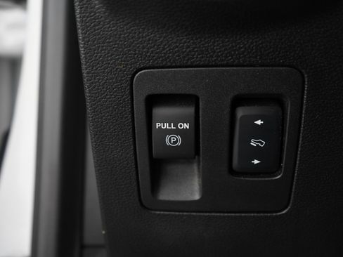 Used 2018 Ford F150 XLT w/ Equipment Group 301A Mid AWD/4WD image 27