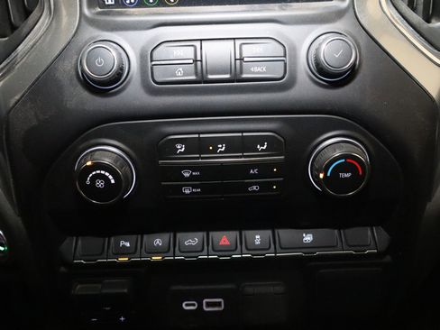 Used 2020 Chevrolet Silverado 1500 RST w/ RST Value Package AWD/4WD image 26