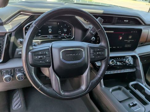 Used 2024 GMC Sierra 2500 Denali Ultimate AWD/4WD image 18