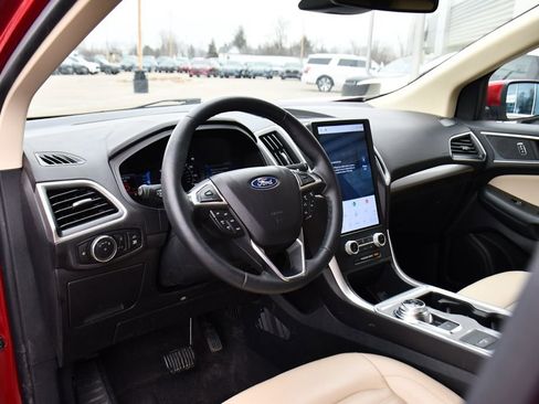 Used 2024 Ford Edge SEL w/ Convenience Package AWD/4WD image 11
