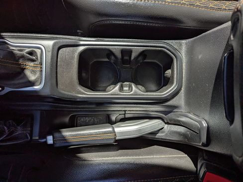 Used 2021 Jeep Gladiator Overland AWD/4WD image 25