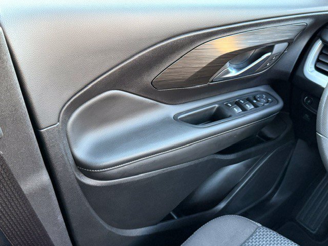 Used 2024 GMC Terrain SLE FWD image 35