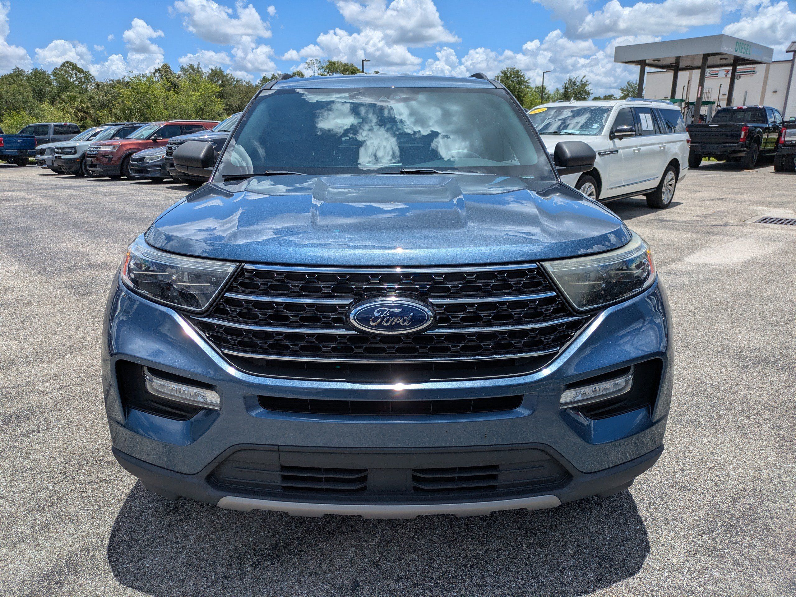 Certified 2020 Ford Explorer XLT w/ Equipment Group 202A RWD image 9