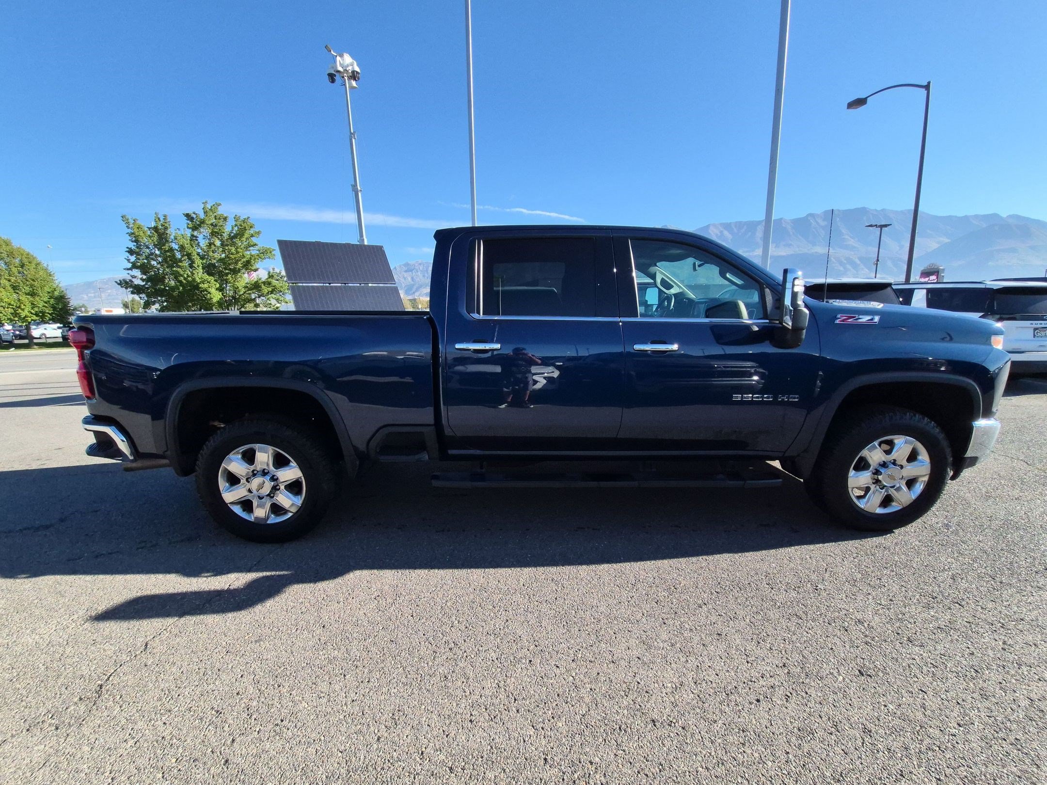 Used 2022 Chevrolet Silverado 3500 LTZ AWD/4WD image 2