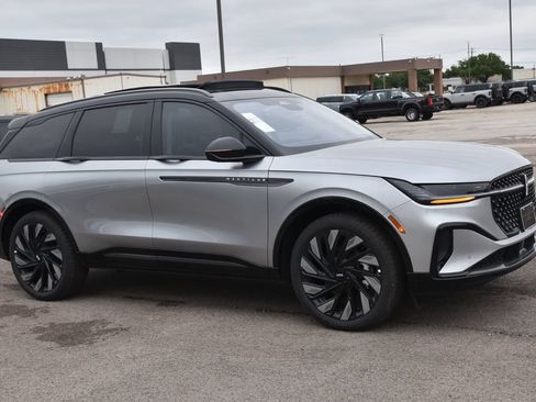 New 2026 Lincoln Nautilus Reserve w/ Jet Appearance Package AWD/4WD image 4