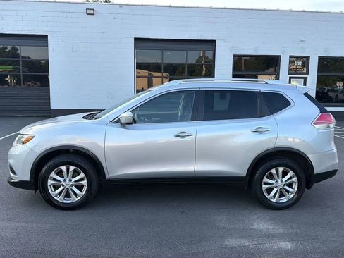 Used 2015 Nissan Rogue SV AWD/4WD image 4