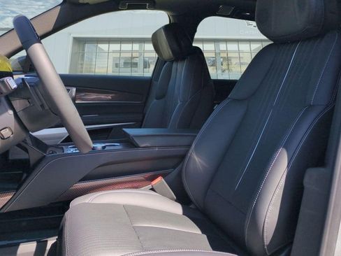 New 2026 Cadillac Vistiq Luxury w/ LPO, Floor Liner Package AWD/4WD image 12