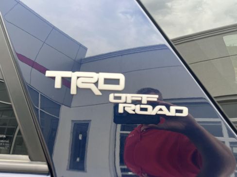 Used 2020 Toyota 4Runner TRD Off-Road Premium AWD/4WD image 12