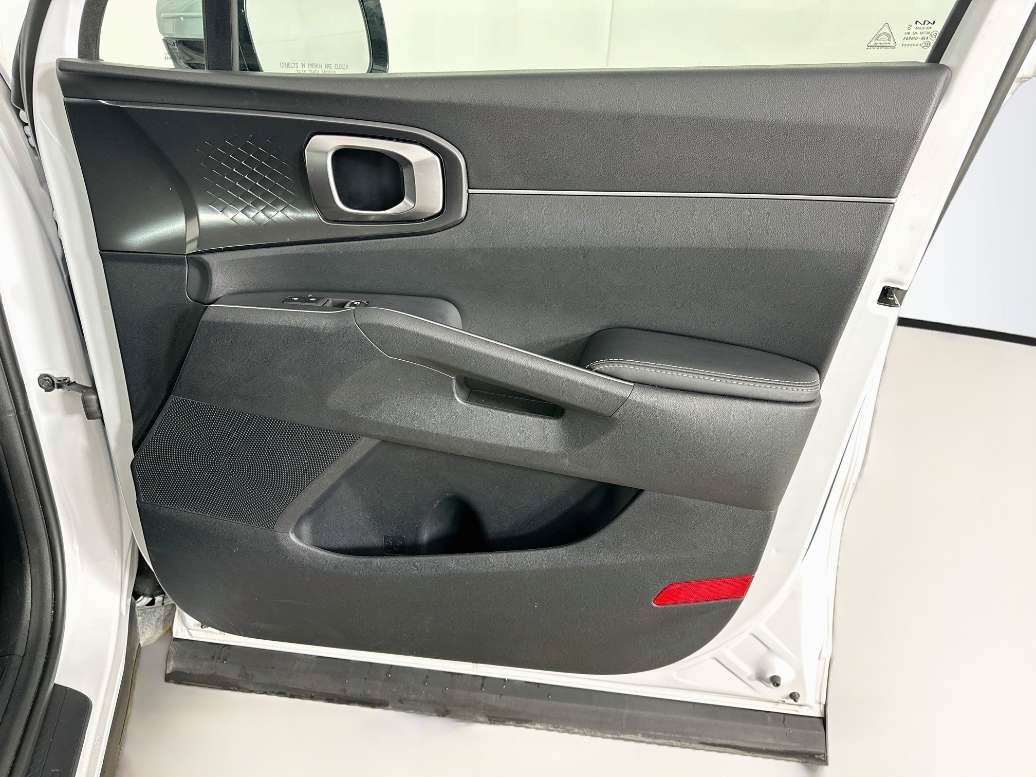 Used 2025 Kia Sorento LX FWD image 31