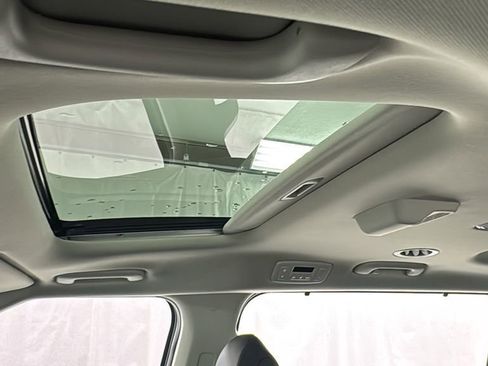 New 2026 Kia Carnival SX w/ SX Dark Edition Package FWD image 37