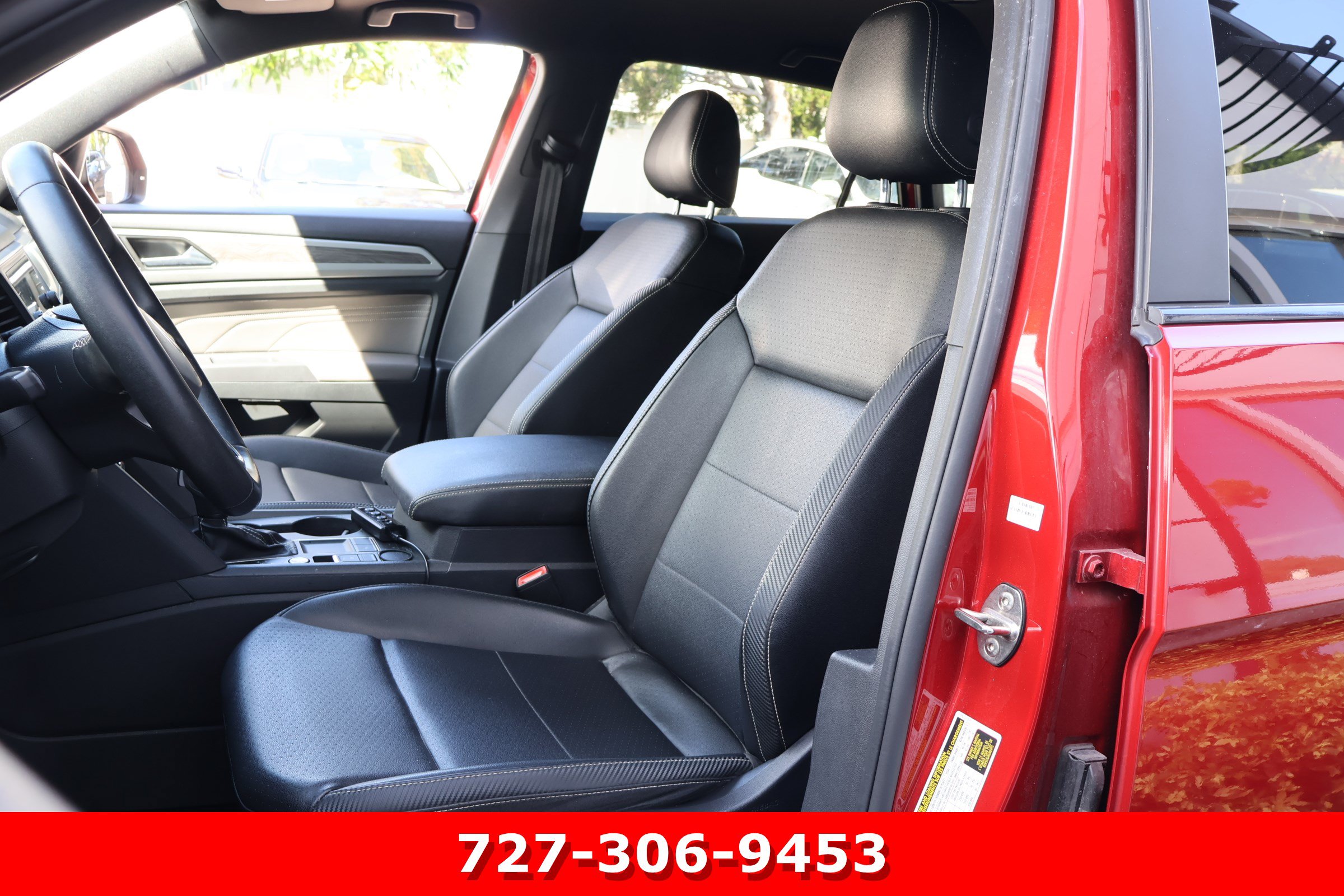 Used 2021 Volkswagen Atlas Cross Sport SE w/ 20" Black Wheels Package FWD image 2