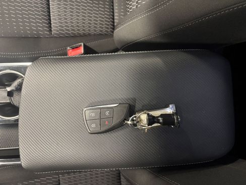 Used 2025 Chevrolet Equinox LT image 22