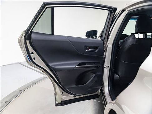 Used 2022 Toyota Venza XLE AWD/4WD image 24
