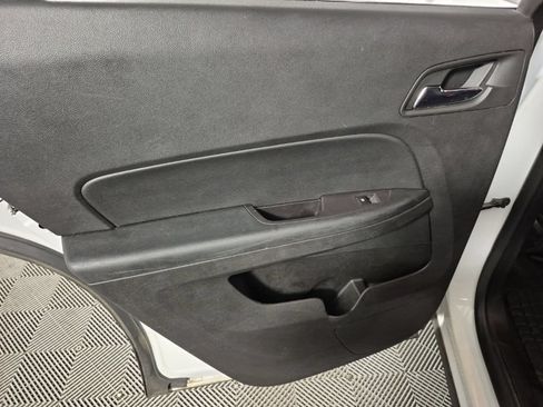 Used 2016 Chevrolet Equinox LS FWD image 17