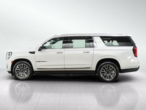 Used 2024 GMC Yukon XL Denali Ultimate AWD/4WD image 2