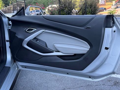 Used 2018 Chevrolet Camaro LT RWD image 34