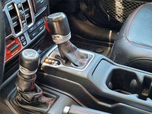 Used 2021 Jeep Wrangler Unlimited Rubicon w/ Cold Weather Group image 19