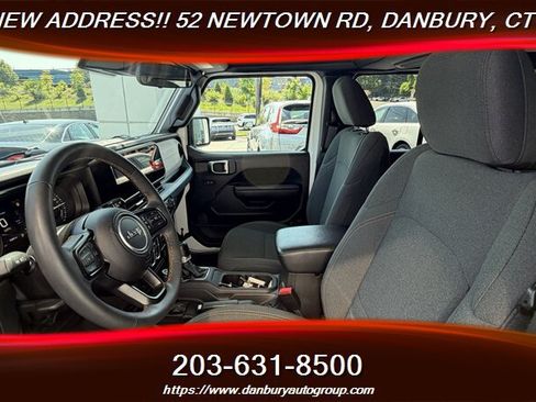 Used 2024 Jeep Wrangler Unlimited w/ Convenience Group AWD/4WD image 13